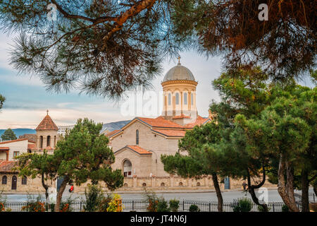 Gori, Shida Kartli Regione, Georgia, Eurasia. Cattedrale della Beata Vergine Maria nella soleggiata giornata estiva. Foto Stock