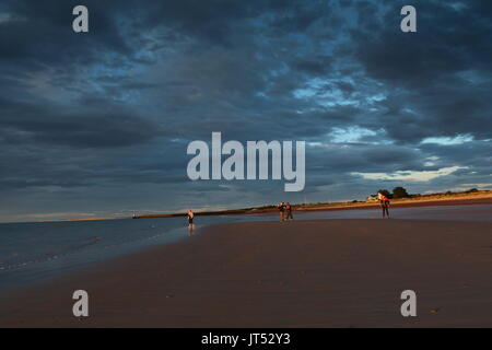 Nairn Beach al tramonto, Scozia Foto Stock