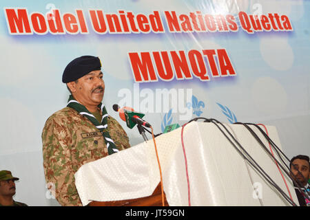 QUETTA, Pakistan. Luglio-28 2017: Commander comando sud lasciate Gen, Ameer Riaz indirizzamento per la cerimonia di apertura del modello nazioni unite Quetta tenutosi a B Foto Stock