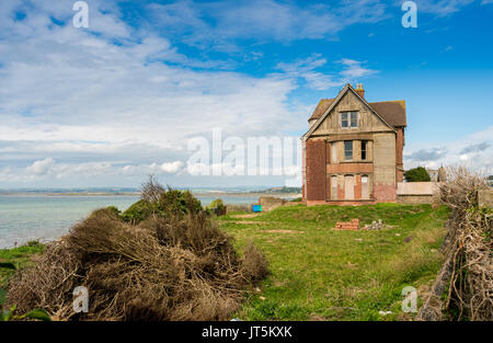 Vecchia casa su scogliere fuori Condino In Devon Foto Stock