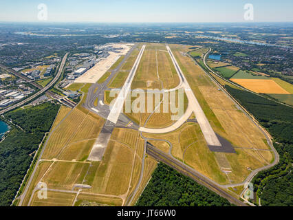 L'aeroporto di Düsseldorf, pista, foto aerea, Düsseldorf, Renania, Renania settentrionale-Vestfalia, Germania Foto Stock