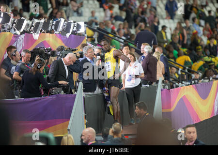 Londra, Inghilterra - 05 agosto: Usain Bolt della Giamaica dopo il suo terzo posto finale in uomini 100 metri final durante il giorno due del XVI IAAF mondiale di atletica Londra 2017 presso il London Stadium il 5 agosto 2017 a Londra, Regno Unito Foto Stock