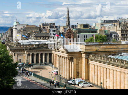 Una vista della Scottish National Gallery e la Royal Scottish Academy sulla Montagnola, Edimburgo. Foto Stock