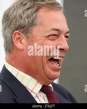 Mcc0078229 Nigel Farage parlando di pesca marittima presso il gioco equo, Hatfield House, Herts., 28 luglio 2017. Foto di John Robertson Foto Stock