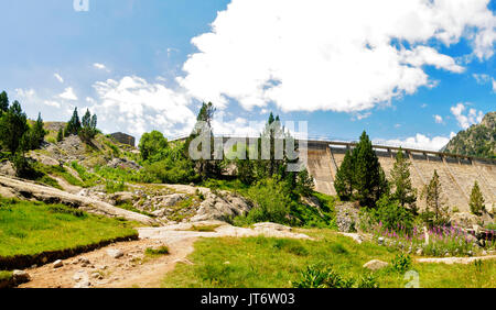 Colomers Laghi dei Pirenei catalani, Spagna. Parte del Parc Nacional d'Aigüestortes i Estany de Sant Maurici Foto Stock