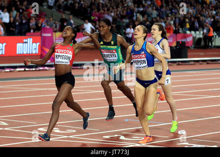 In Kenya la fede Kipyegon Chepngetich festeggia conquistando la donna 1500m finale precedendo Stati Uniti d'America's Jennifer Simpson, Sud Africa Caster Semenya e Gran Bretagna Laura Muir durante il giorno quattro del 2017 IAAF Campionati del mondo presso il London Stadium. Foto Stock