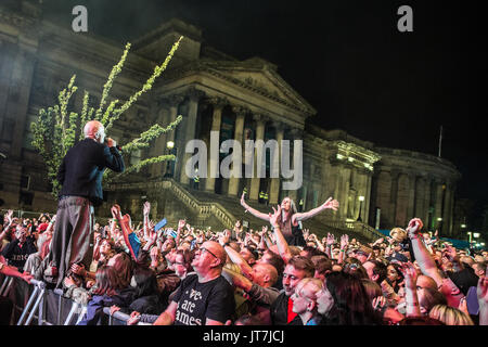 Tim Booth di James che si esibisce al Hope & Glory Festival. Liverpool, Inghilterra. 05.08.17 Foto Stock