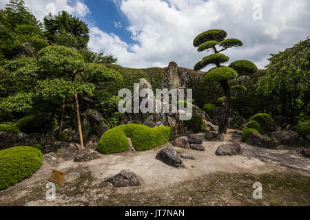 Sata Giardino Naotada a Chiran Samurai Village - Chiran è stata la casa di più di 500 residenze dei samurai durante il tardo periodo Edo. Parte del fascino di t Foto Stock