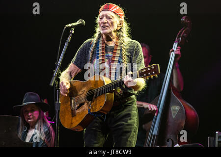 Merritt, Canada. Il 6 agosto, 2017. American musicista, cantante e cantautore Willie Nelson effettuando al fiume Rockin Music Festival di Merrit BC, Canada. . Credito: Jamie Taylor/Alamy Live News. Foto Stock