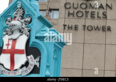 Londra, Regno Unito. 08 Ago, 2017. Gouman Hotel La Torre è stata confermata dalla IAAF che un bug di vomito epidemia ha avuto luogo a Guoman Tower Hotel nel centro di Londra, un riportato 12 atleti, era ammalato presso l'hotel. L'hotel ha negato è la colpa. L'hotel sul Fiume Tamigi si siede accanto al famoso Tower Bridge. Oggi l'immagine. Credito: Nigel Bowles/Alamy Live News Foto Stock