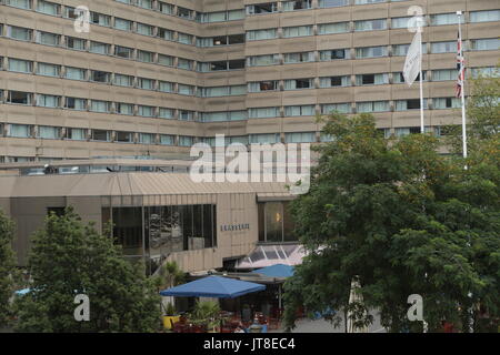 Londra, Regno Unito. 08 Ago, 2017. Gouman Hotel La Torre è stata confermata dalla IAAF che un bug di vomito epidemia ha avuto luogo a Guoman Tower Hotel nel centro di Londra, un riportato 12 atleti, era ammalato presso l'hotel. L'hotel ha negato è la colpa. L'hotel sul Fiume Tamigi si siede accanto al famoso Tower Bridge. Oggi l'immagine. Credito: Nigel Bowles/Alamy Live News Foto Stock