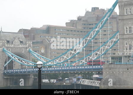 Londra, Regno Unito. 08 Ago, 2017. Gouman Hotel La Torre è stata confermata dalla IAAF che un bug di vomito epidemia ha avuto luogo a Guoman Tower Hotel nel centro di Londra, un riportato 12 atleti, era ammalato presso l'hotel. L'hotel ha negato è la colpa. L'hotel sul Fiume Tamigi si siede accanto al famoso Tower Bridge. Oggi l'immagine. Credito: Nigel Bowles/Alamy Live News Foto Stock