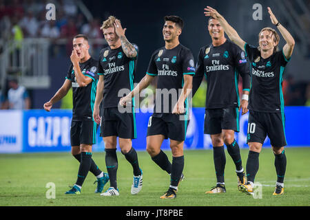 Skopje, Macedonia. 08 Ago, 2017. 8 agosto 2017, Philip II Arena Nazionale, Skopje, Macedonia; 2017 Coppa UEFA Intertoto; Real Madrid contro Manchester United; i giocatori del Real Madrid celebrare una vittoria dopo la Super Cup Match Credito: Nikola Krstic/Alamy Live News Foto Stock