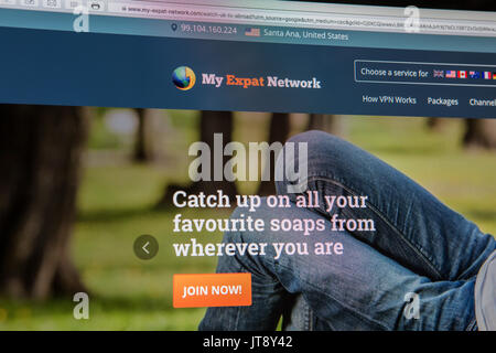 La mia rete Expat. Guardare la TV del Regno Unito all'estero online utilizzando una VPN o rete privata virtuale che fornisce servizio di IPTV per i canali TV da tutto il mondo. Foto Stock