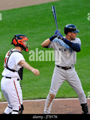 New York Yankees shorstop Derek Jeter (2) è volutamente camminato nell'undicesimo inning contro i Baltimore Orioles a Rigogolo Park a Camden Yards a Baltimora, MD domenica 19 settembre, 2010. Gli Orioles ha vinto il gioco 4 - 3..Credit: Ron Sachs / CNP./MediaPunch (restrizione: NO New York o New Jersey o giornali quotidiani nel raggio di 75 miglia da New York City) Foto Stock