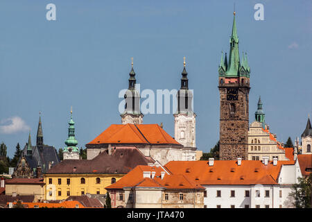 Klatovy, Repubblica Ceca, Panorama con Torre Nera e la Chiesa dei Gesuiti Foto Stock