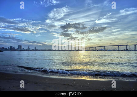 Vista dal Dinghy atterraggio su Coronado Island verso il centro cittadino di San Diego Foto Stock