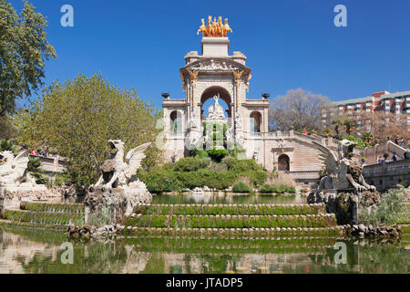 La Cascada, fontana con Quadriga de l'Auroa, architetto Josep Fontsere, Parc de la Ciutadella, Barcellona, in Catalogna, Spagna, Europa Foto Stock