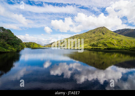 Kylemore abbey, Parco Nazionale del Connemara, nella contea di Galway, Connacht, Repubblica di Irlanda, Europa Foto Stock