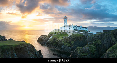 Fanad Head Lighthouse, County Donegal, Ulster regione, Repubblica di Irlanda, Europa Foto Stock