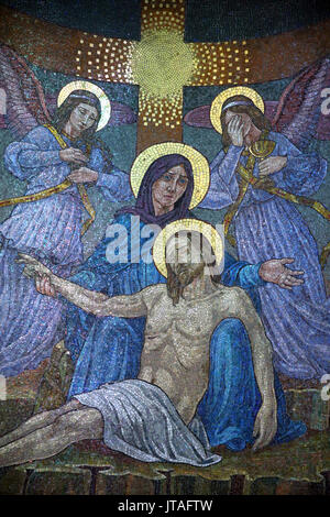 Pietà, Maria e Gesù, Basilica della Madonna del Sangue, Re, Piemonte, Italia, Europa Foto Stock