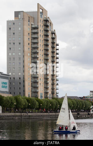 Salford Quays è un'area di Salford, Greater Manchester, Inghilterra, in prossimità della estremità del Manchester Ship Canal. In precedenza il sito di dock di Manchester Foto Stock