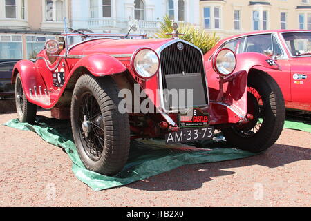 I tre castelli vintage auto da rally in Llandudno Foto Stock