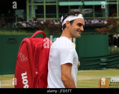 2017 campionati di Wimbledon - sessioni di libere dotate di: Roger Federer dove: Londra, Regno Unito quando: 08 lug 2017 Credit: Immagini di copertura Foto Stock