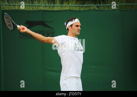 2017 campionati di Wimbledon - sessioni di libere dotate di: Roger Federer dove: Londra, Regno Unito quando: 08 lug 2017 Credit: Immagini di copertura Foto Stock