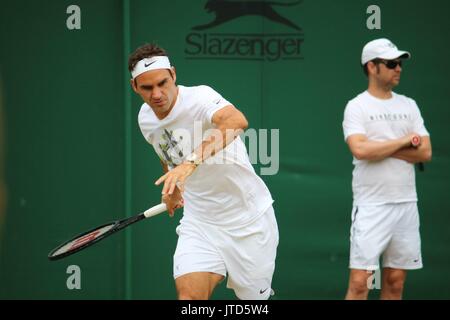 2017 campionati di Wimbledon - sessioni di libere dotate di: Roger Federer dove: Londra, Regno Unito quando: 08 lug 2017 Credit: Immagini di copertura Foto Stock