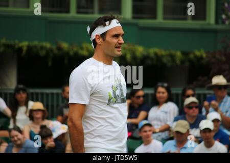 2017 campionati di Wimbledon - sessioni di libere dotate di: Roger Federer dove: Londra, Regno Unito quando: 08 lug 2017 Credit: Immagini di copertura Foto Stock