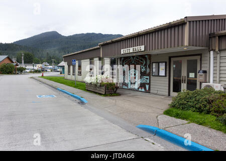 Wrangell, Alaska, Stati Uniti d'America - 24 luglio 2017: street view del municipio al wrangell downtown. Foto Stock