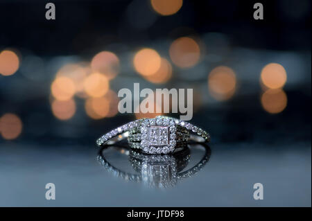 Wedding Band e anello di fidanzamento Foto Stock