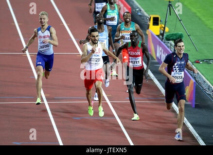 In Francia la Pierre-Ambroise Bosse vince il Uomini 800m finale precedendo la Polonia è Adam Kszczot, Kenya's Kipyegon Bett e Gran Bretagna Kyle Langford durante il giorno cinque del 2017 IAAF Campionati del mondo presso il London Stadium. Foto Stock