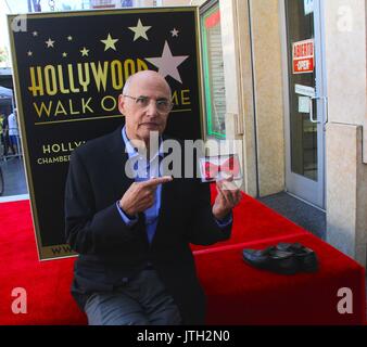 Hollywood, California, USA. Il 7 agosto, 2017. Ho15918CHW.Jeffrey Tambor onorato con la stella sulla Hollywood Walk of Fame.6320 Hollywood Boulevard, Hollywood, California, Stati Uniti d'America.08/08/2017.Jeffrey Tambor . © Clinton H.Wallace/Photomundo International/ Foto Inc Credito: Clinton Wallace/Globe foto/ZUMA filo/Alamy Live News Foto Stock