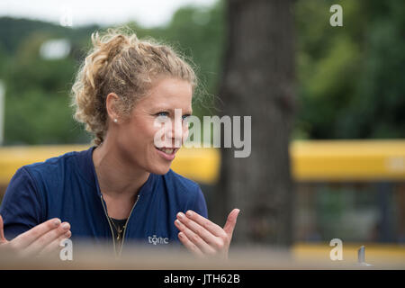 Stuttgart, Germania. 8 Ago, 2017. Il tedesco giocatore di tennis Laura Siegemund è stato intervistato dalla stampa tedesca agenzia in Stoccarda, Germania, 8 agosto 2017. Foto: Marijan Murat/dpa/Alamy Live News Foto Stock