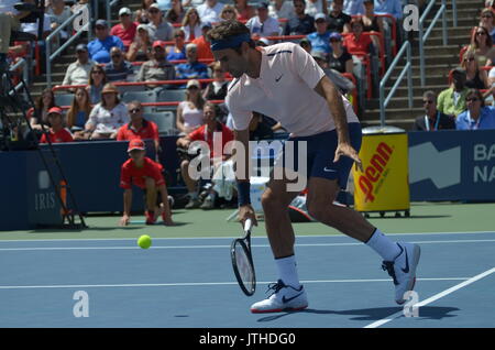 Montreal, Canada. 09Aug, 2017. Agosto 9, 2017 - Montreal, Quebec, Canada - Roger Federer vince il 2° round match contro PETER POLANSKY di Rogers Cup 2017 Credit: Vlad Russia/Alamy Live News Foto Stock