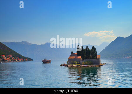 St.George Island in Montenegro sotto la luce del sole Foto Stock