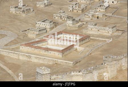 Modello di antica Gerusalemme al Tempo del secondo tempio. Concentrandosi sulla piscina di Bethesda o pecore Piscina con case in background. Foto Stock
