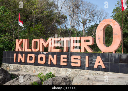 Chilometro zero segno a punta settentrionale di Indonesia, Pulau Weh, nella provincia di Aceh Foto Stock