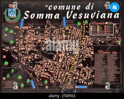 Città locali mappa in piastrelle di ceramica di Somma Vesuviana sulla periferia di Napoli e sul pendio del monte dormienti vulcano Vesuvio Foto Stock