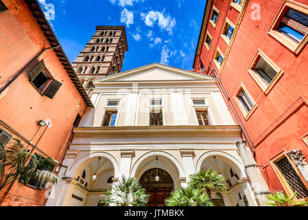 Roma, Italia. La chiesa di san Silvestro in Capite, costruito nel VIII secolo dedicata a papa san Silvestro. Foto Stock