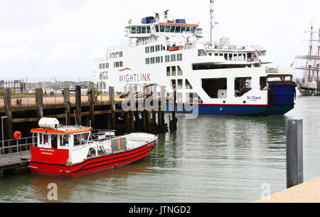 Traghetti e Aliscafi che serve Portsea Island, l'Isola di Wight e Hayling Island. Foto Stock