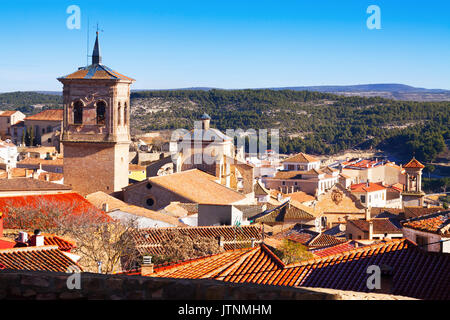 Vista di Chinchilla de Monte-Aragon dalla collina. Albacete, Spagna Foto Stock
