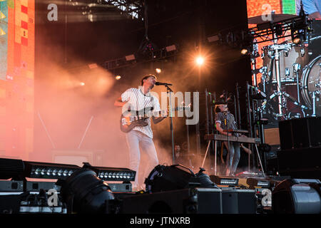 Animali in vetro di eseguire presso il panorama della città di New York Foto Stock