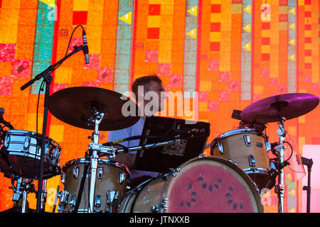 Animali in vetro di eseguire presso il panorama della città di New York Foto Stock