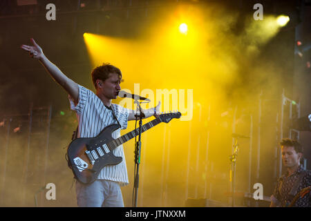 Animali in vetro di eseguire presso il panorama della città di New York Foto Stock