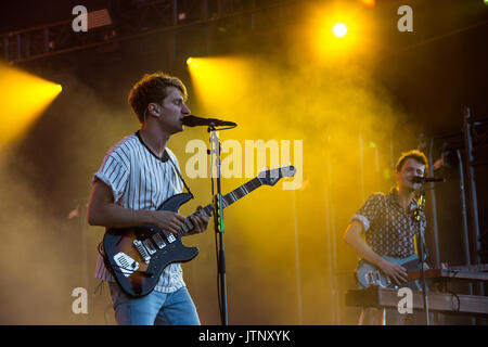 Animali in vetro di eseguire presso il panorama della città di New York Foto Stock