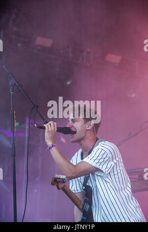 Animali in vetro di eseguire presso il panorama della città di New York Foto Stock
