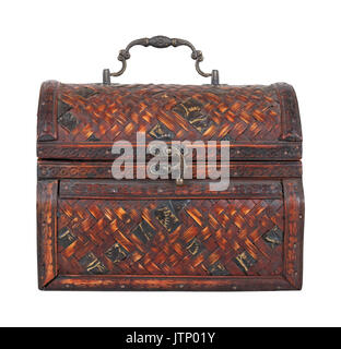 Vintage in legno scatola marrone isolato su bianco Foto Stock